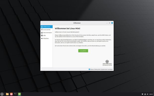Ansicht Desktop mit Fenster "Willkommen Linux Mint Cinnamon 22.2"